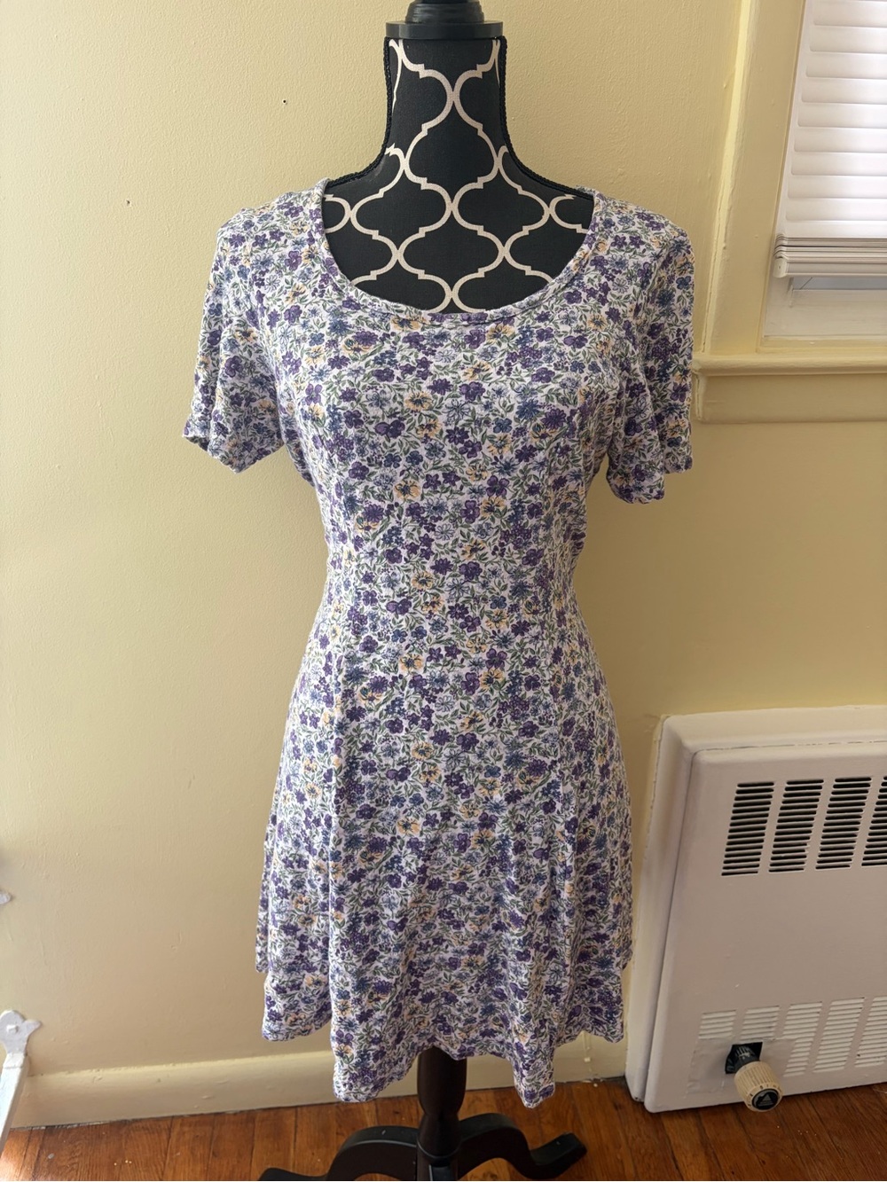 Vintage FADS Floral Scoop Neck Short Sleeve Dress in Lavender